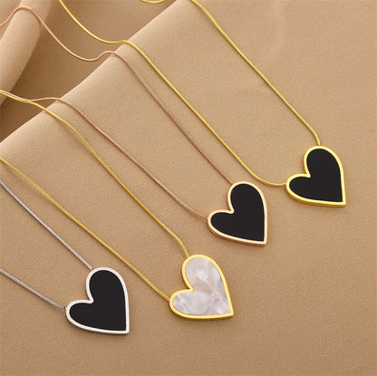 Isla Modern Hearted Necklace